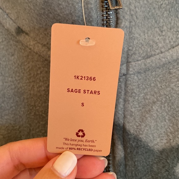 NWT Fleece Pullover - Picture 2 of 4